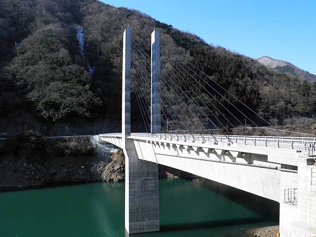 新横山ダム（新横山橋）